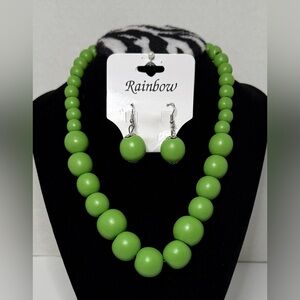 Set of Green Graduating Wood Bead Necklace and Dangle Hook Earring NWT